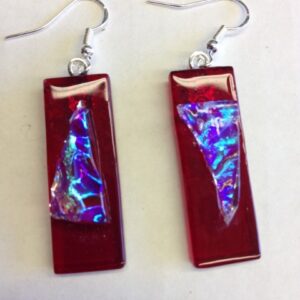 Dichroic Triangles on Red